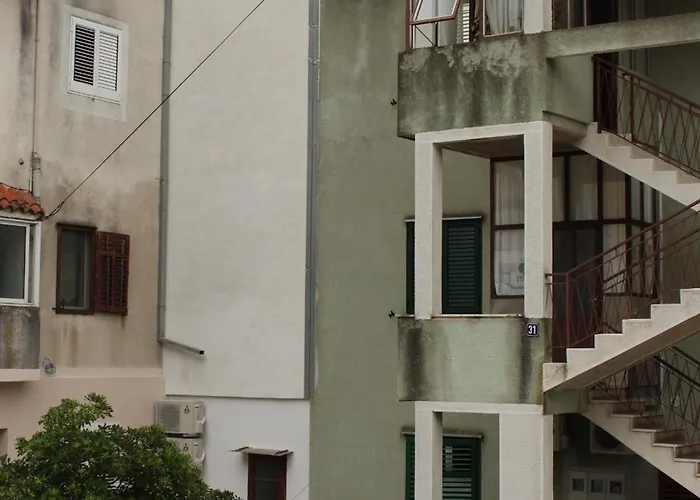 With A Parking Space - 6885 מאקרסקה