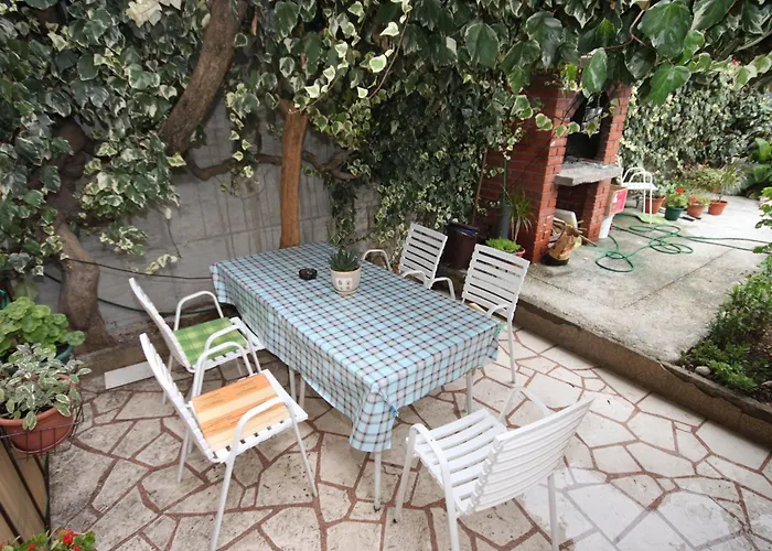 דירה With A Parking Space - 6885 *