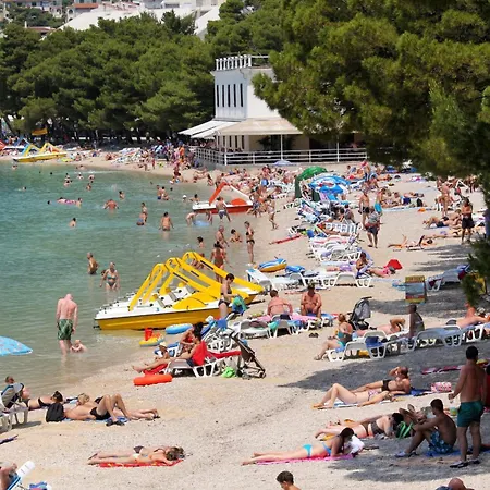 With A Parking Space - 6885