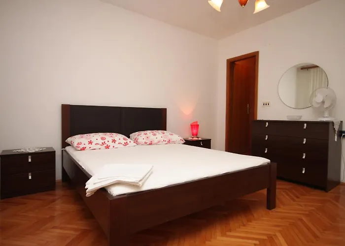 Apartament With A Parking Space - 6885 Makarska