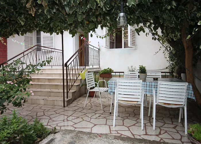 With A Parking Space - 6885 Makarska